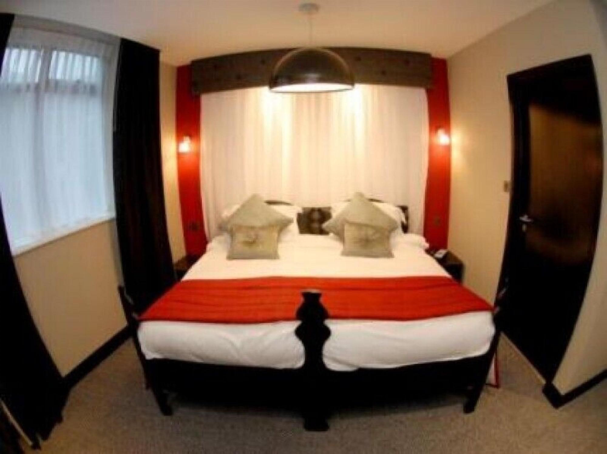 Print Works Hotel 3*
